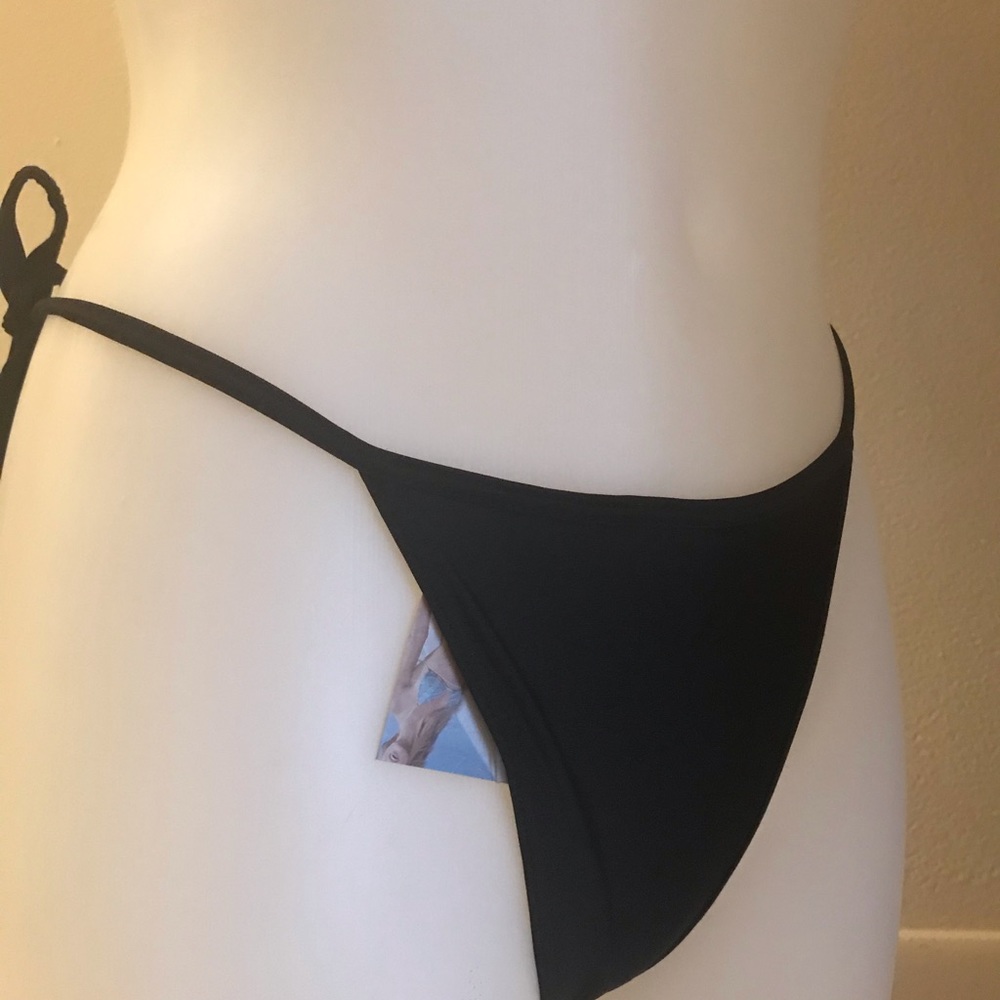 Bikini - Picture 5 of 7